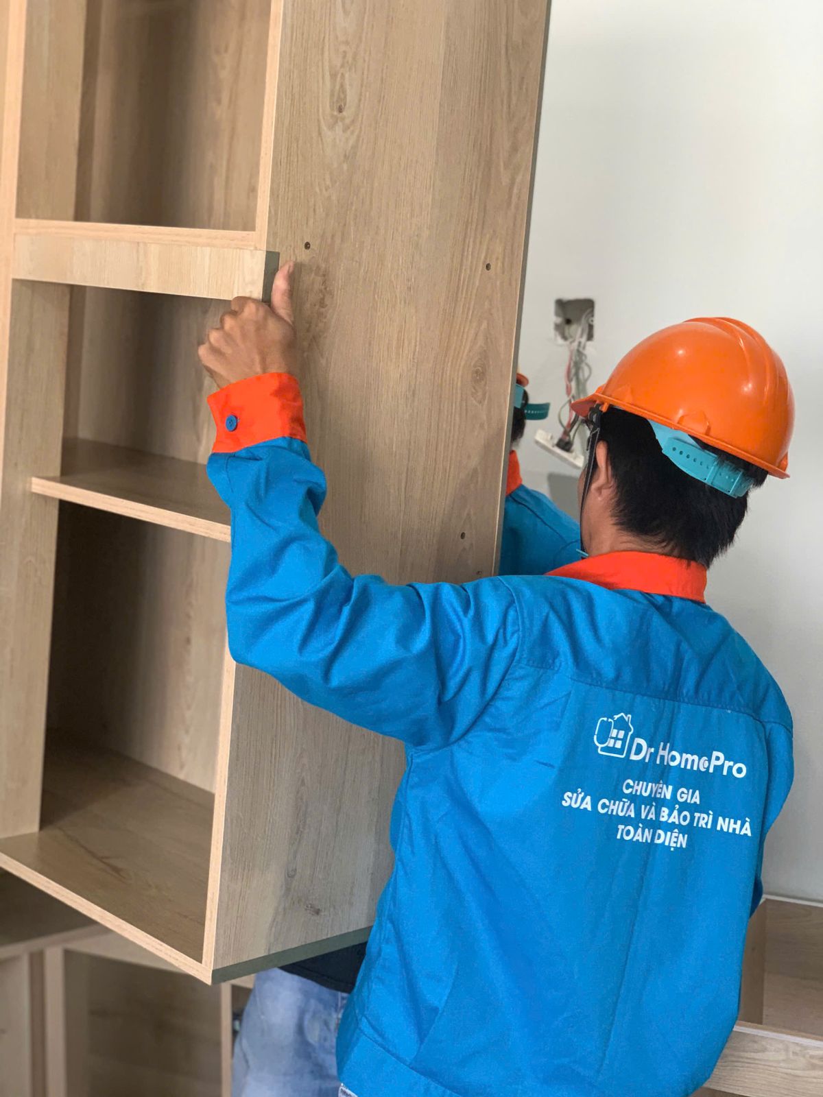 Thợ mộc người l&agrave;m n&ecirc;n những vật dụng gắn b&oacute; nhất trong mỗi ng&ocirc;i nh&agrave;